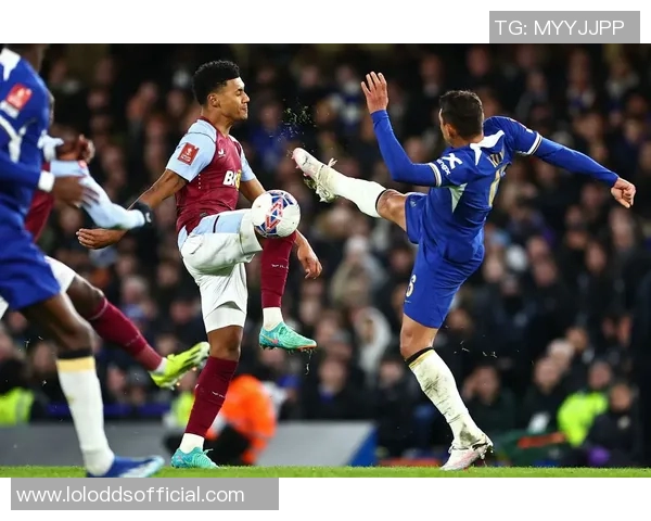 德甲焦点战切尔西与巴黎圣日耳曼平局争议判罚引发全场热议