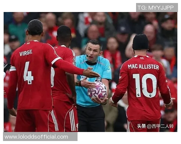 西甲激战：拜仁与曼联战成平局乌龙球引发争议判罚全场沸腾