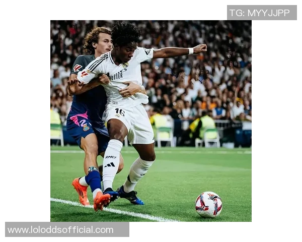 皇马逆袭里昂6-2大胜赛后点评揭示比赛精彩瞬间与战术分析