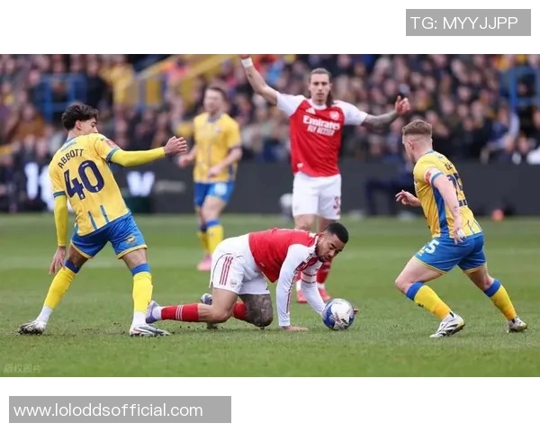 足总杯阿森纳大胜里昂红牌事件引发全场热议与转会传闻