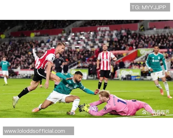 友谊赛精彩对决AC米兰与利物浦战成平局争议判罚引发热议