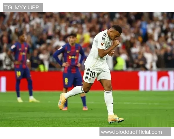 世界杯激战巴萨逆转拜仁点球大战引发全场狂欢与转会传闻交织