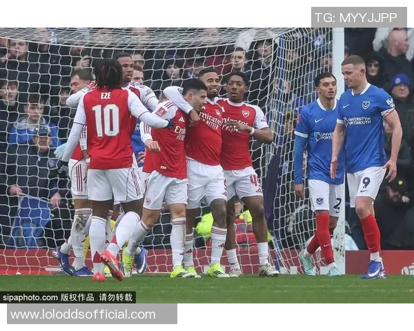 国王杯曼城大胜曼联红牌争议引发全场热议与讨论