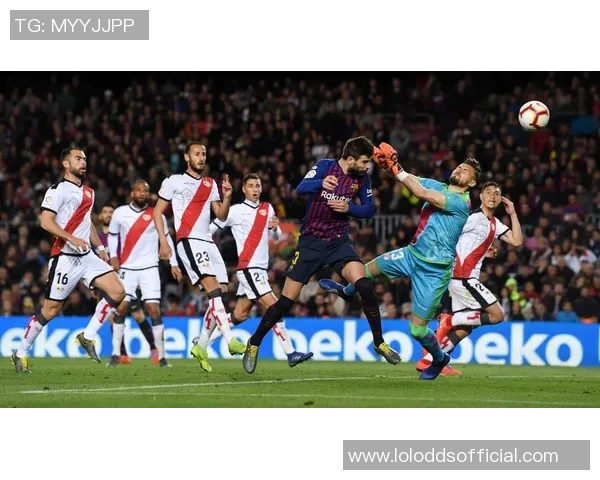 国王杯经典对决巴萨与皇马鏖战平局引发全场热议